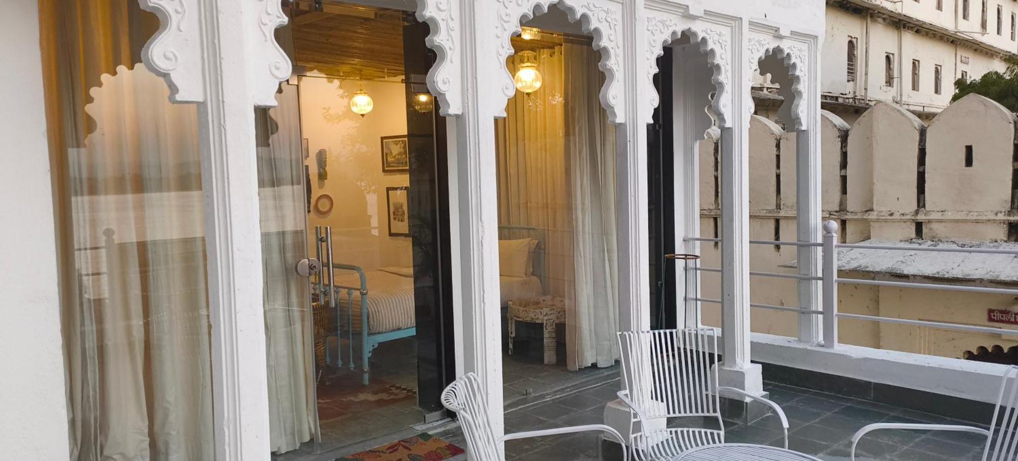 Paddy'S Loft The Lake View Hostel Udaipur Eksteriør billede